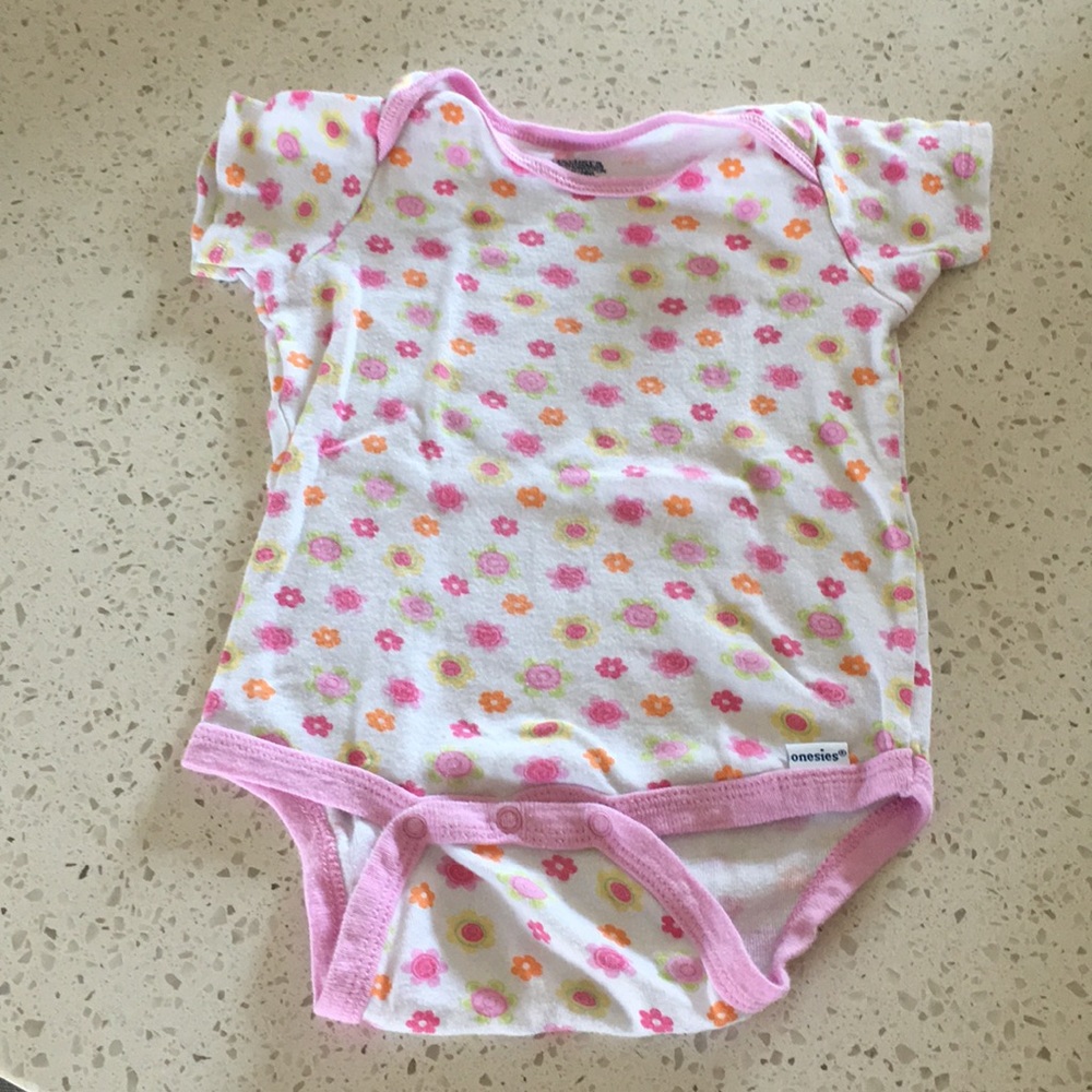 🚨4/$15🚨 Gerber Flowered Onesie